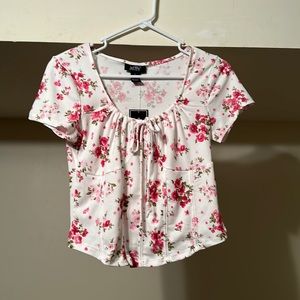 NWT! Beautiful floral crop ribbed tee - Just Polly New York. Womans large